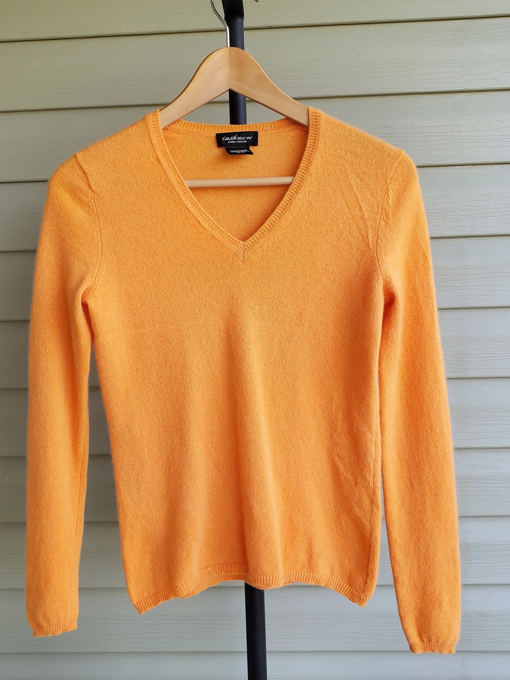 Cashmere V-Neck Sweater in Bright Orange
